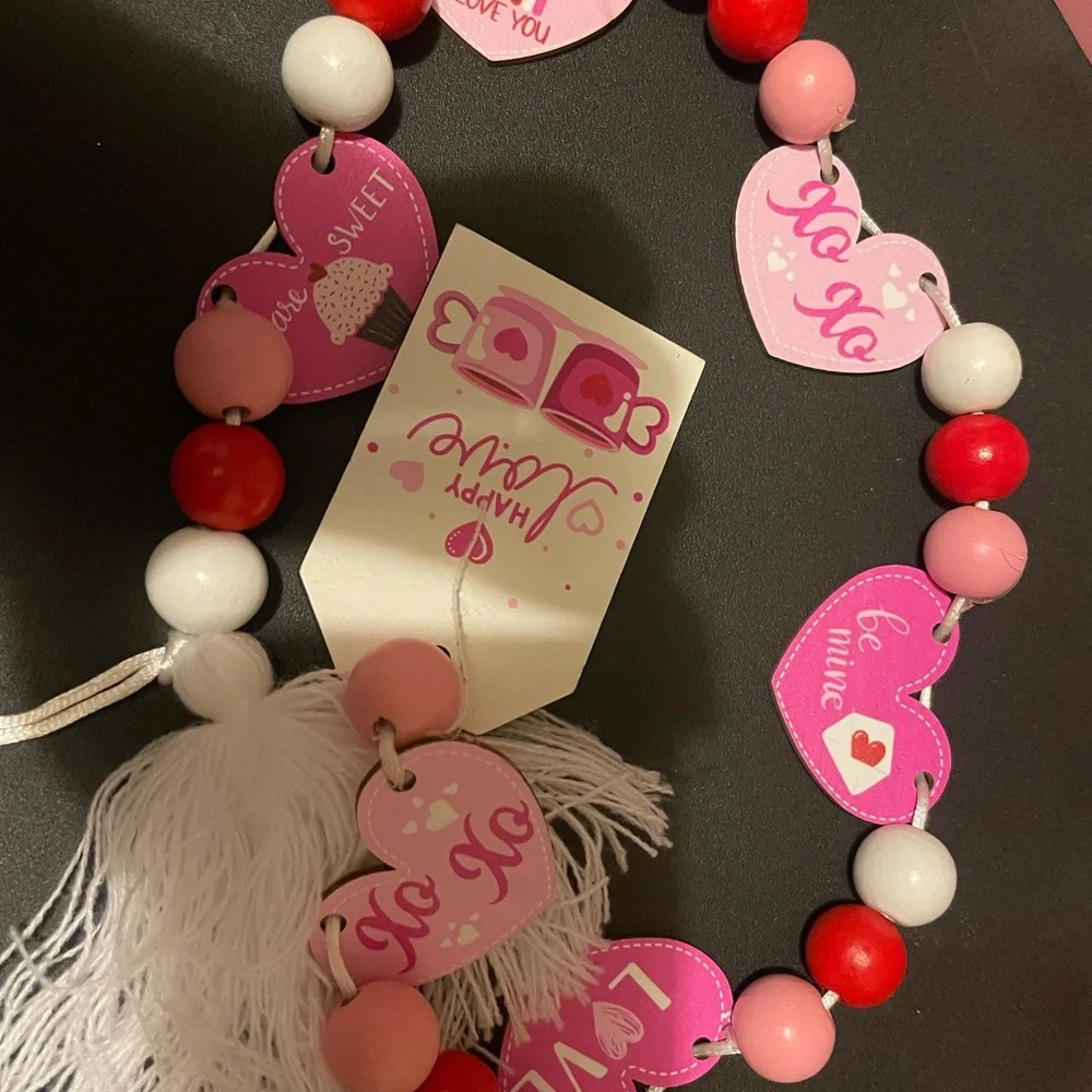 N/A charming garland